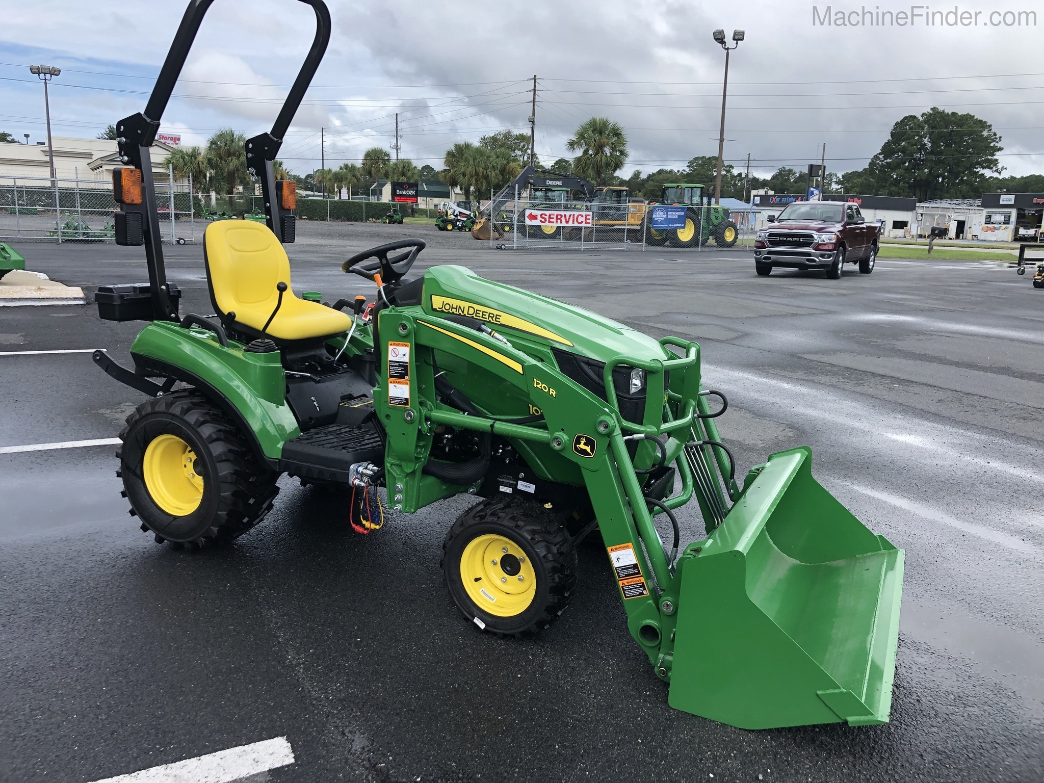 2020 John Deere 1023E Image 4