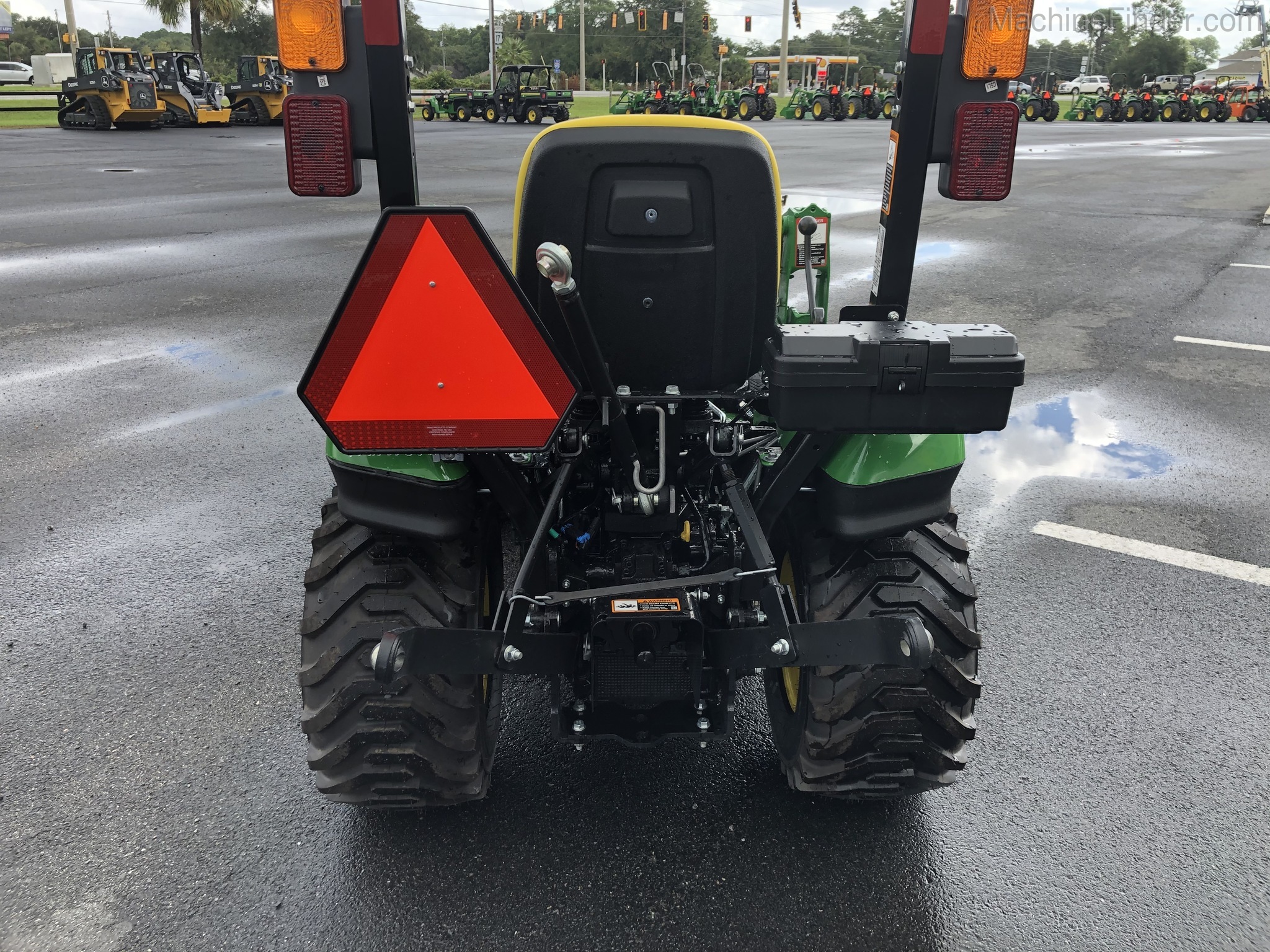 2020 John Deere 1023E Image 3