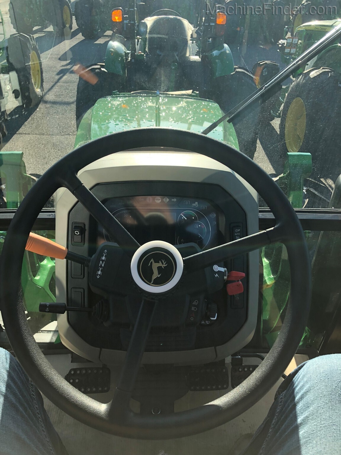2020 John Deere 5115M Image 5