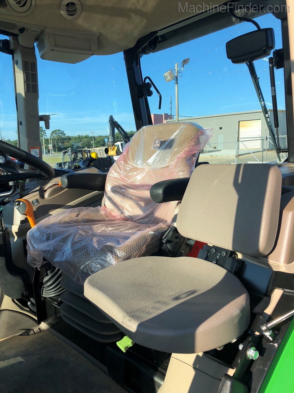 2020 John Deere 5115M Image 6