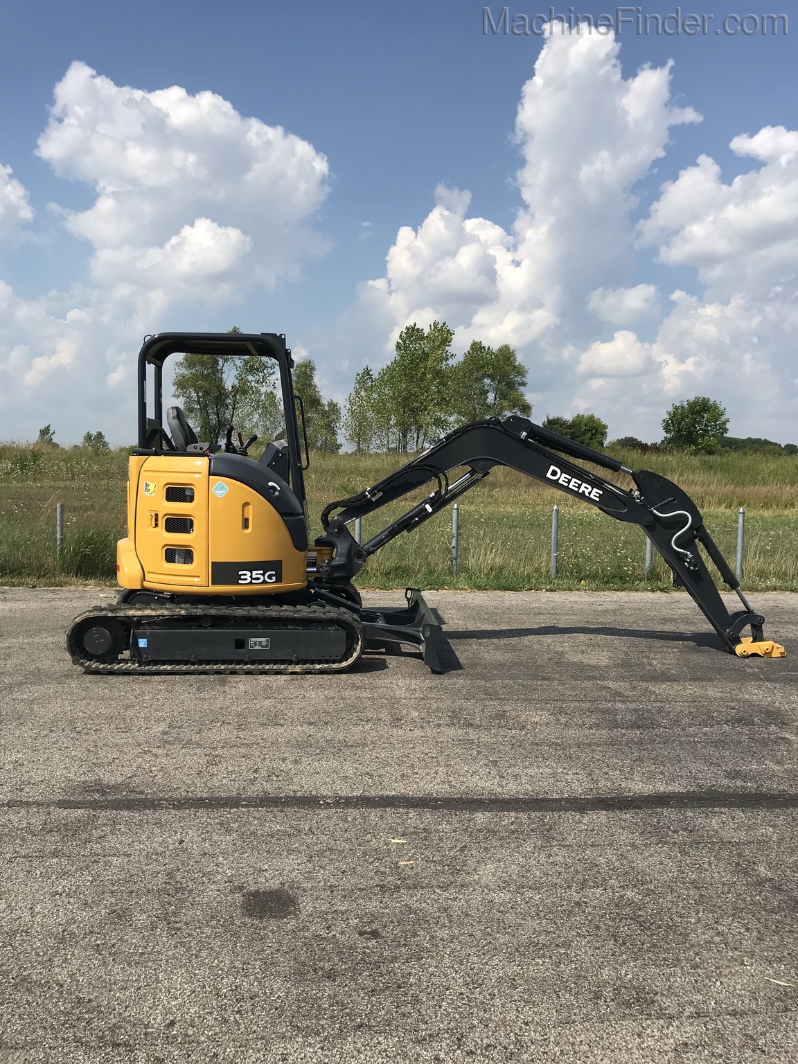 2020 John Deere 35G Image 1