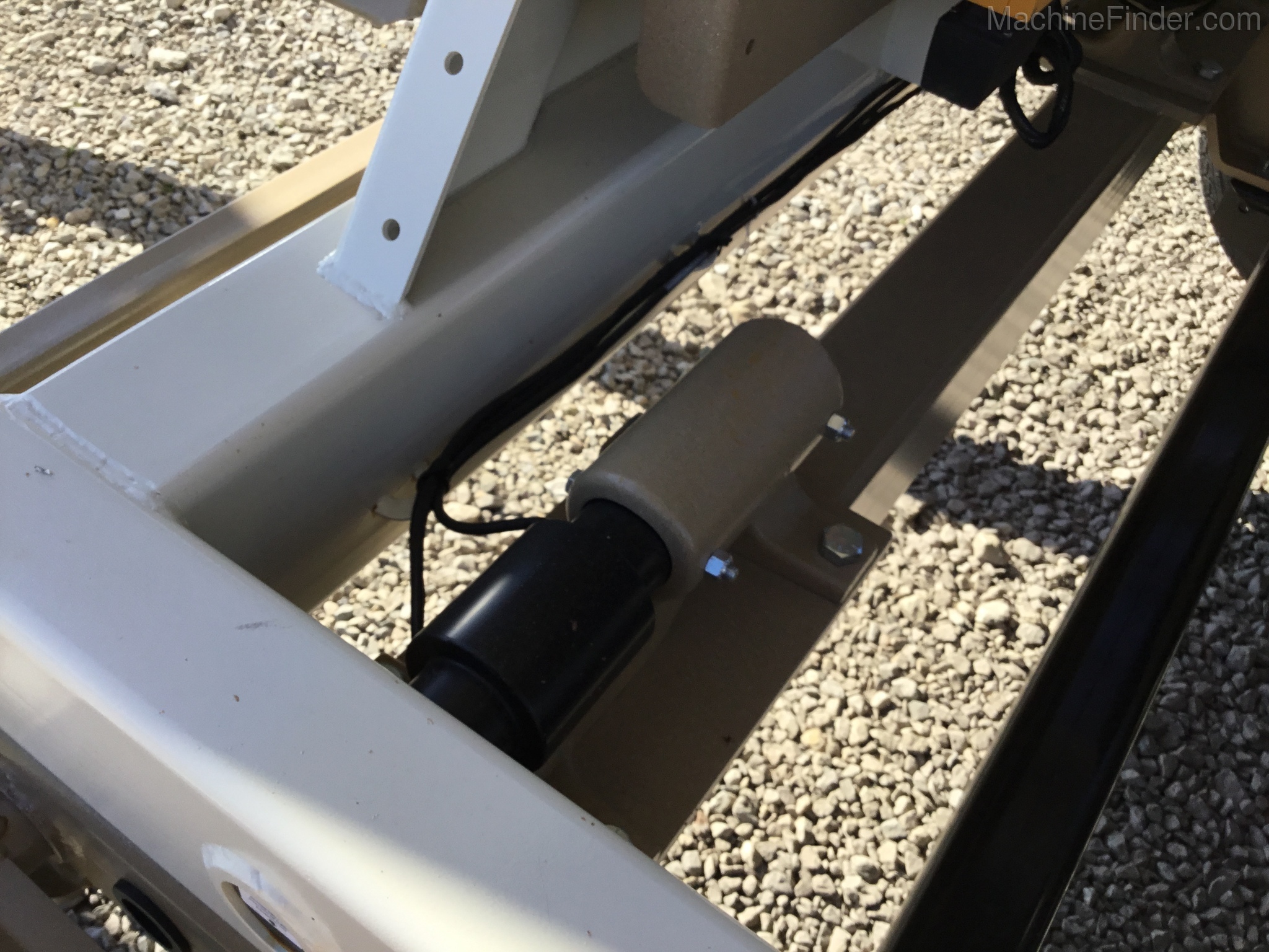 2020 Unverferth 3755 Image 5