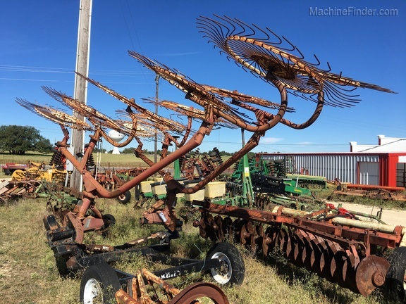 Miscellaneous HAY RAKE Image 6