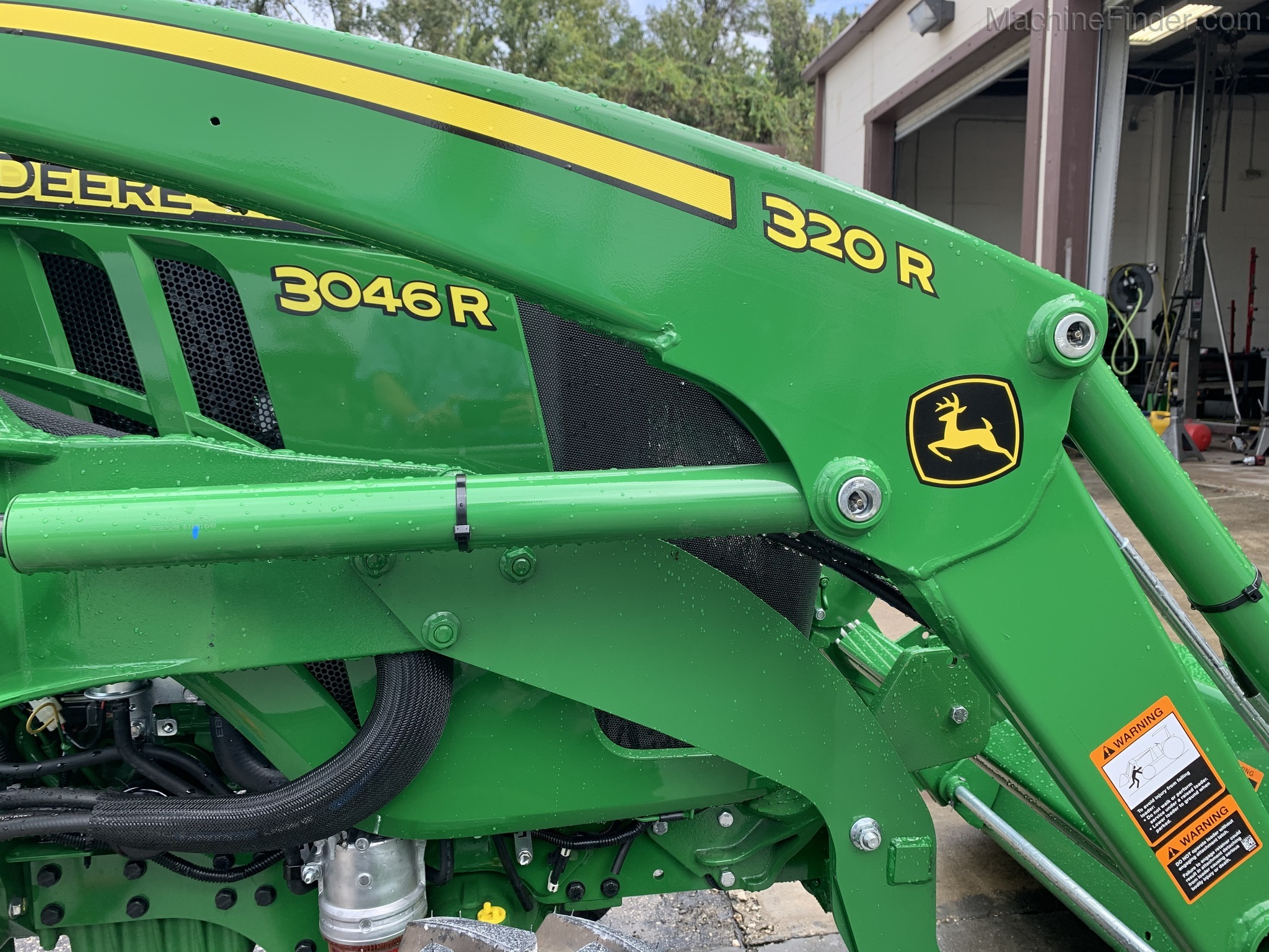2020 John Deere 3046R Image 3