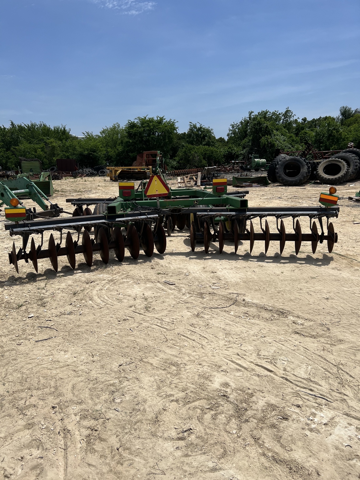 John Deere 637 Image 2