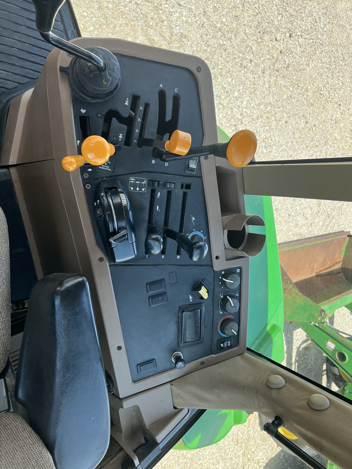 2002 John Deere 7410 Image 5