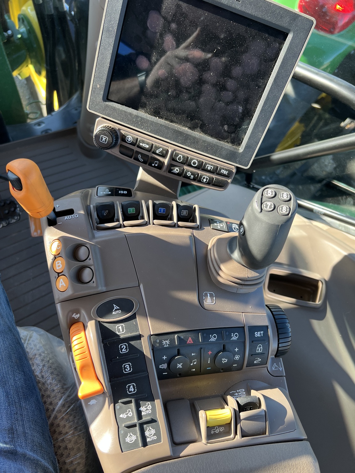 2021 John Deere 6155R Image 6
