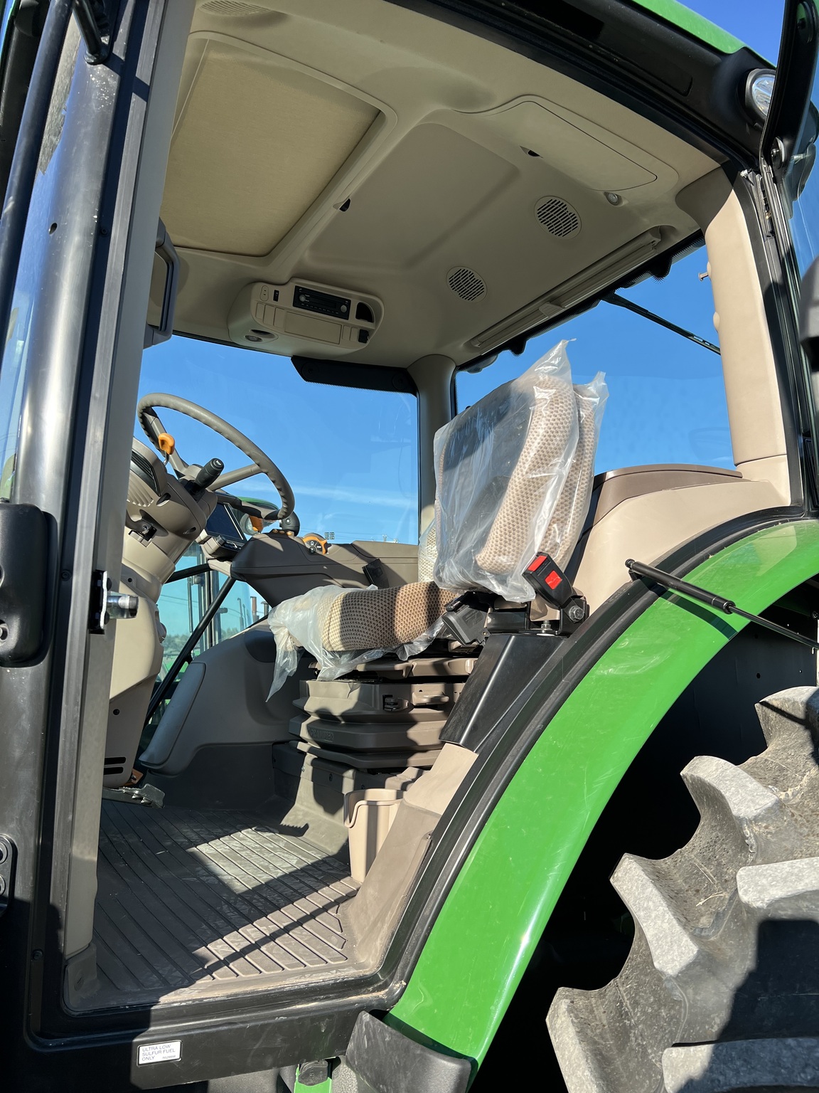 2021 John Deere 6155R Image 5