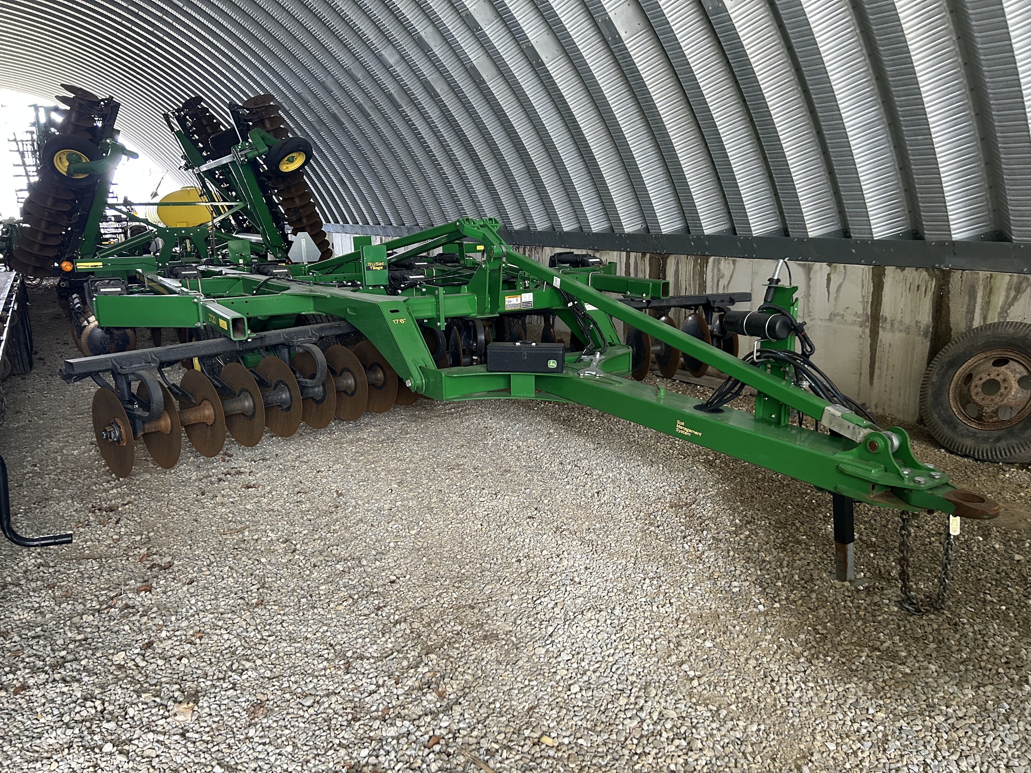2018 John Deere 2720 Image 1