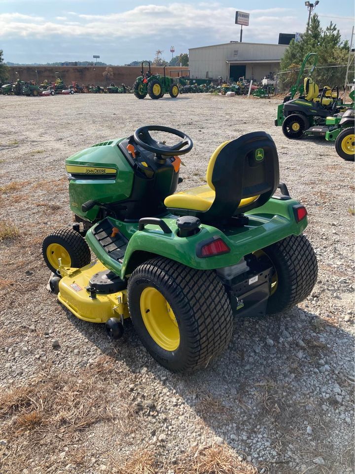 2025 John Deere X570 Image 4