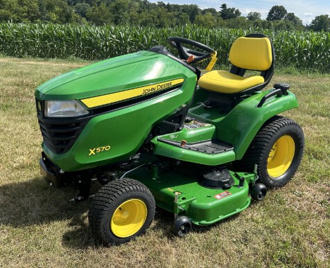 2025 John Deere X570 Image 5