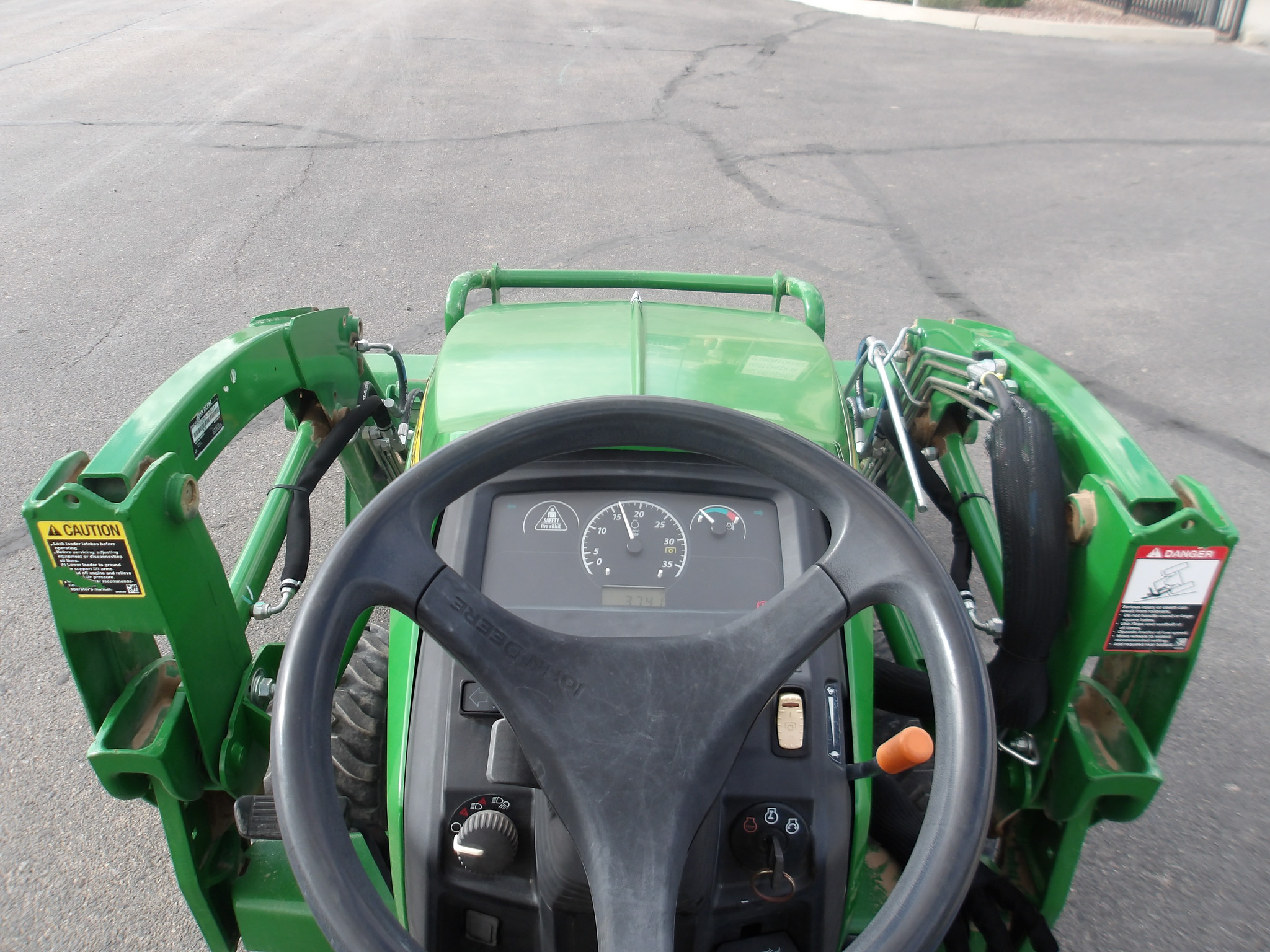 2020 John Deere 1025R Image 23