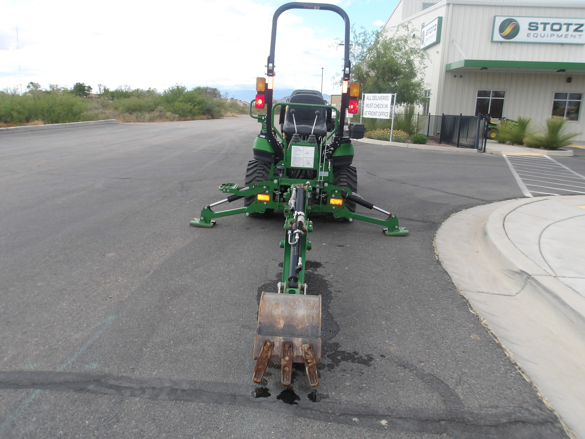 2020 John Deere 1025R Image 26