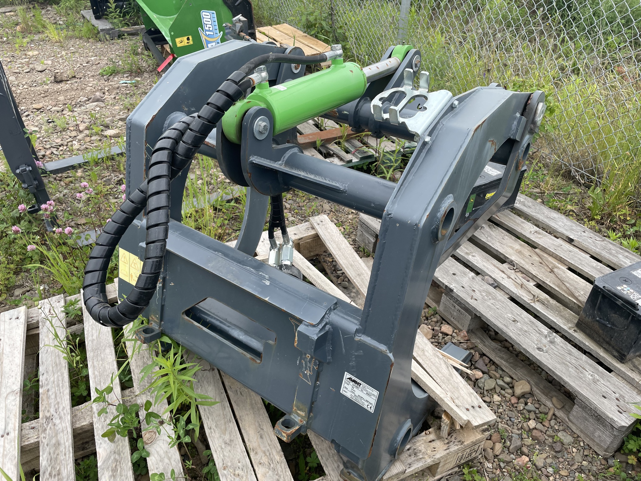 2022 Avant log grapple Image 2