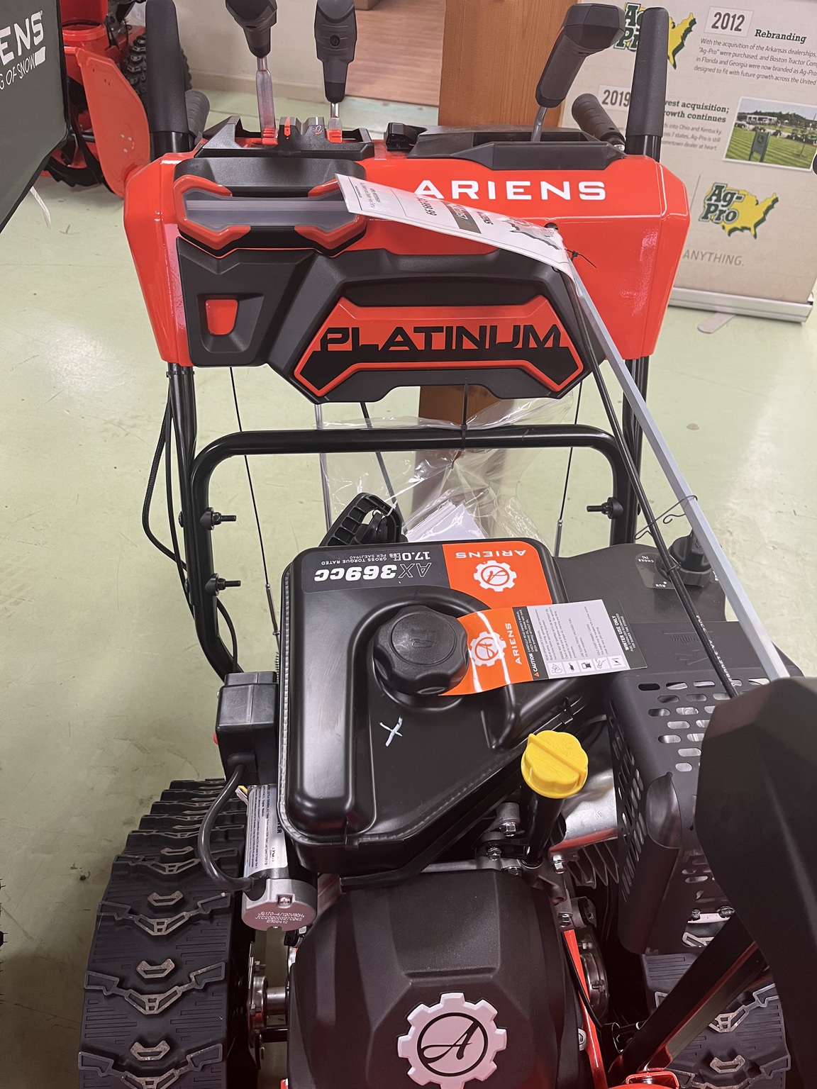 2023 Ariens 28" PLATINUM RAPIDTRAK SHO 921057 Residential WalkBehind