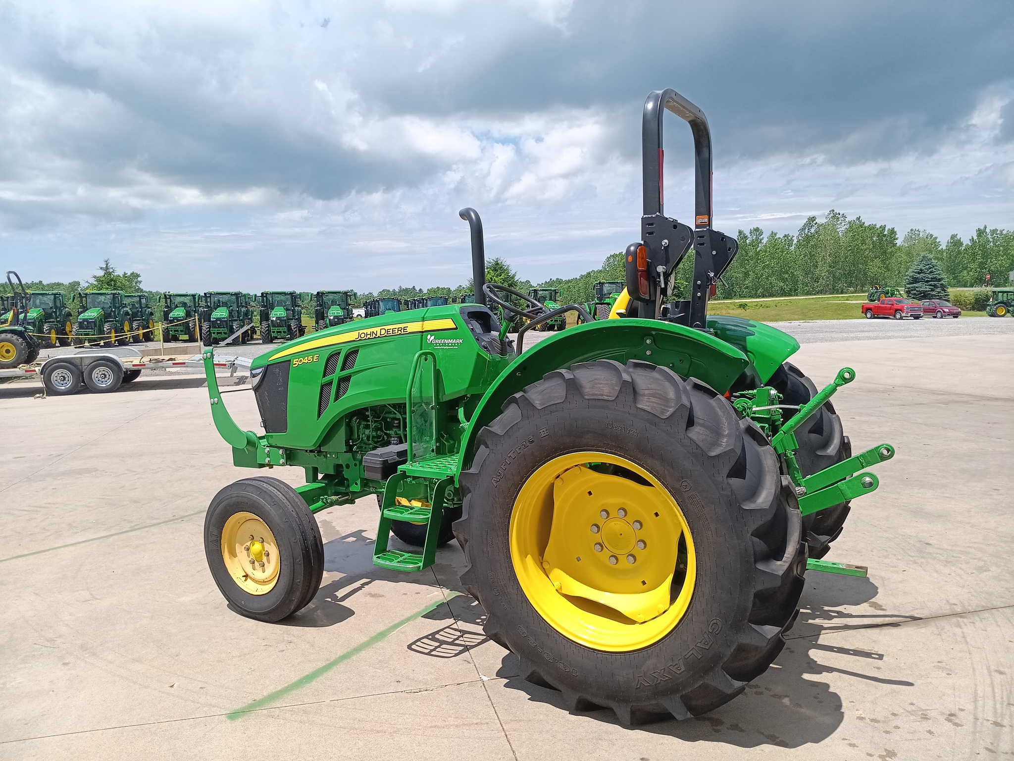2022 John Deere 5045E Image 2