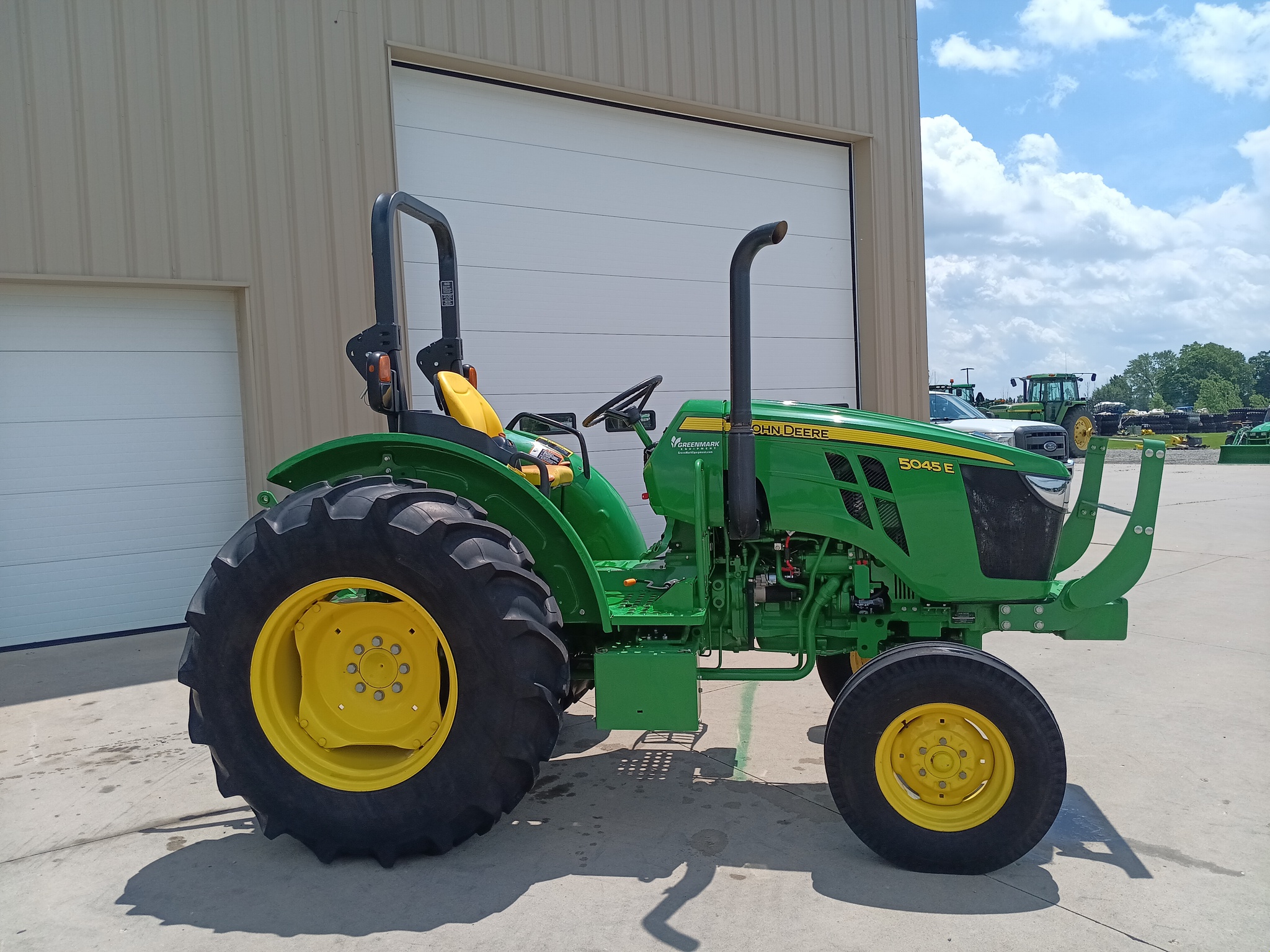 2022 John Deere 5045E Image 7