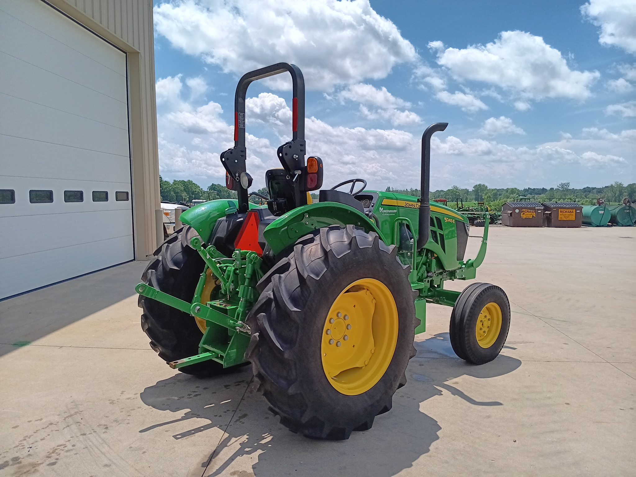 2022 John Deere 5045E Image 8