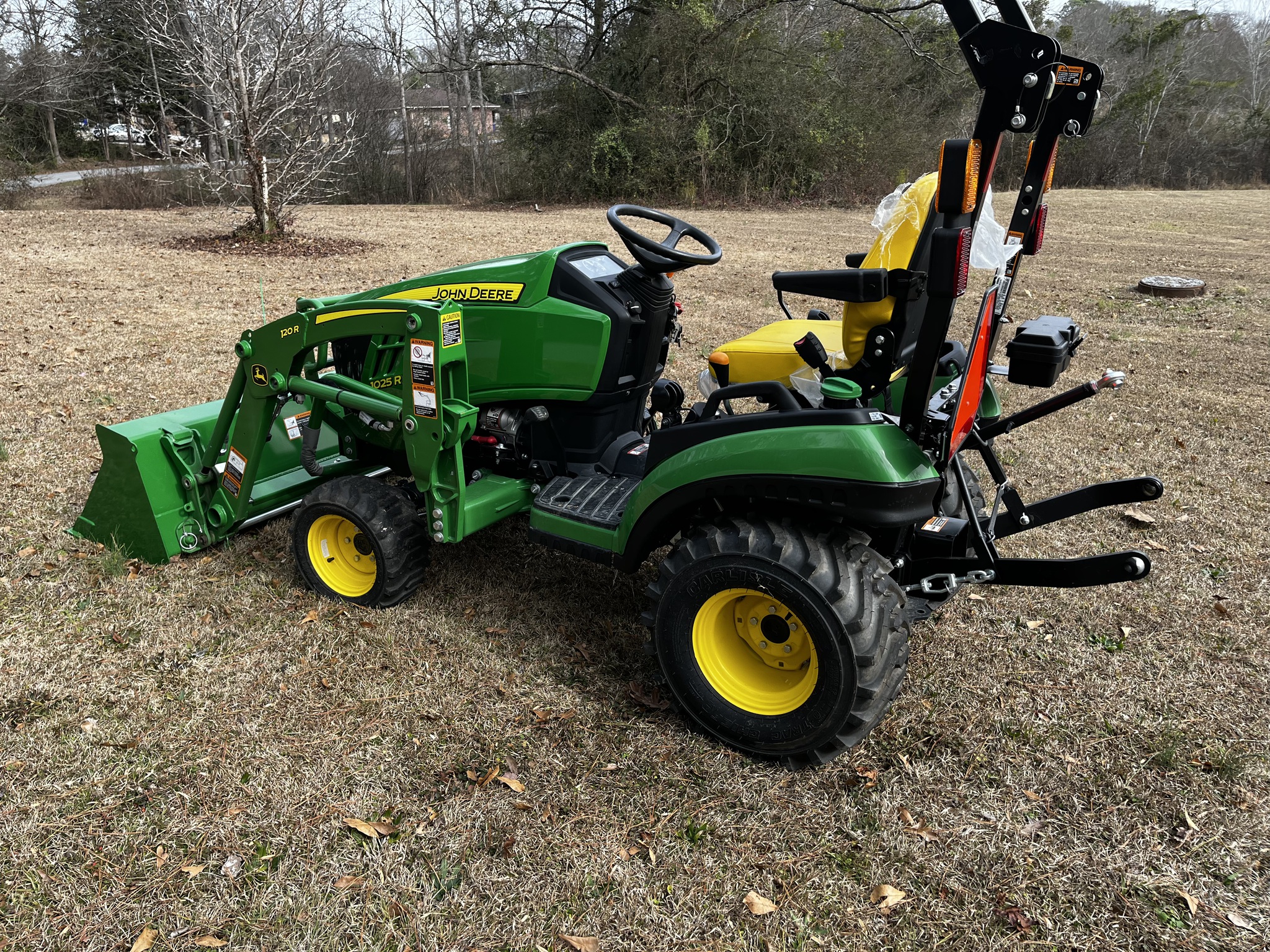 2024 John Deere 1025R Image 3