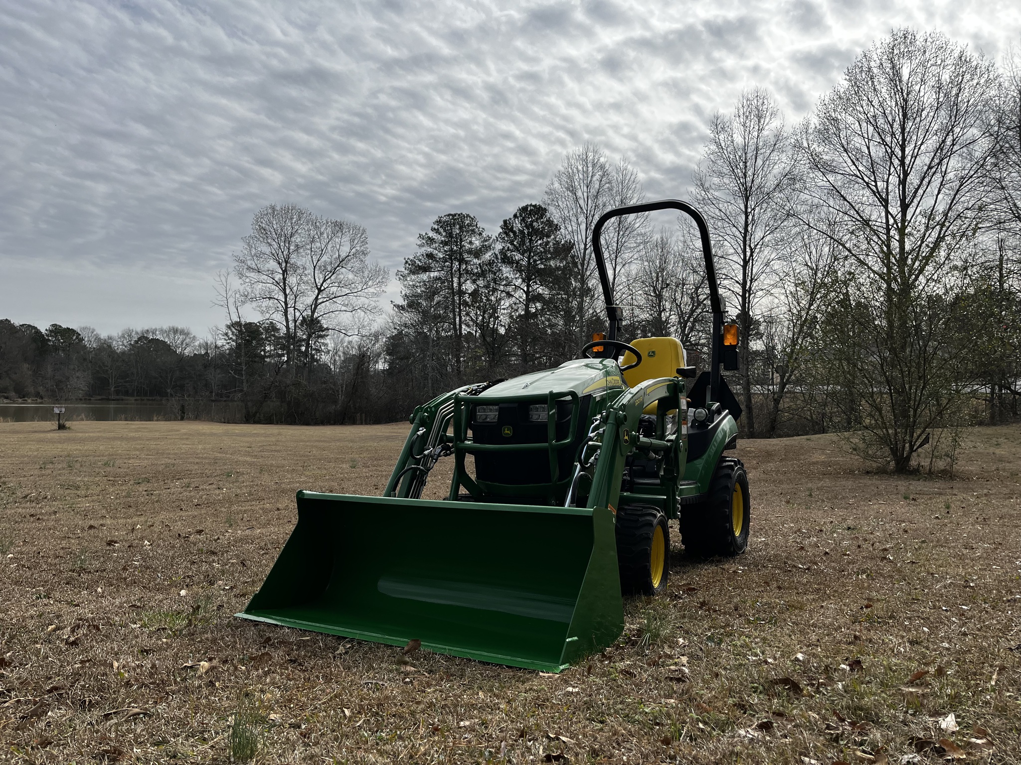 2024 John Deere 1025R Image 4