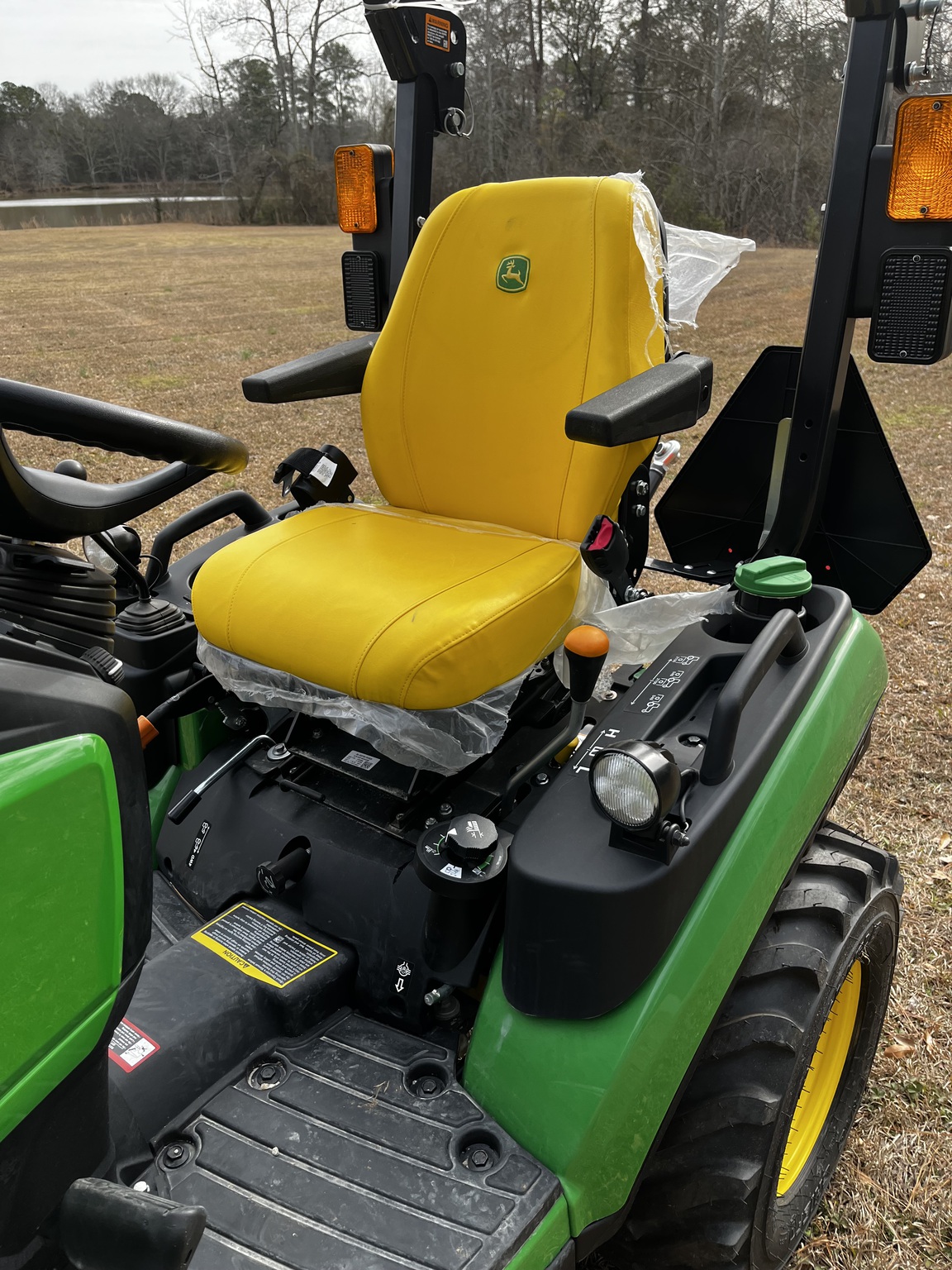 2024 John Deere 1025R Image 10