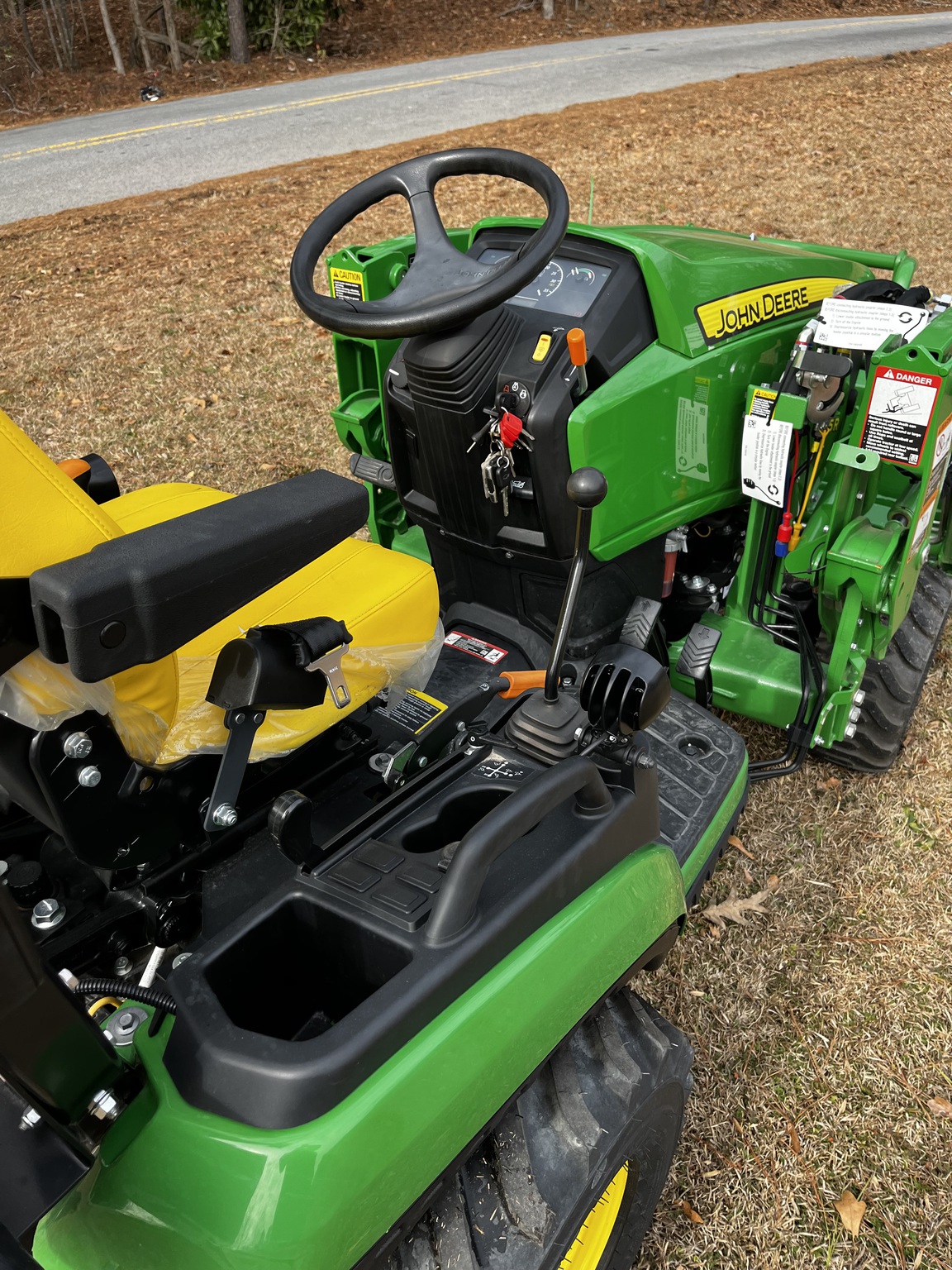 2024 John Deere 1025R Image 11