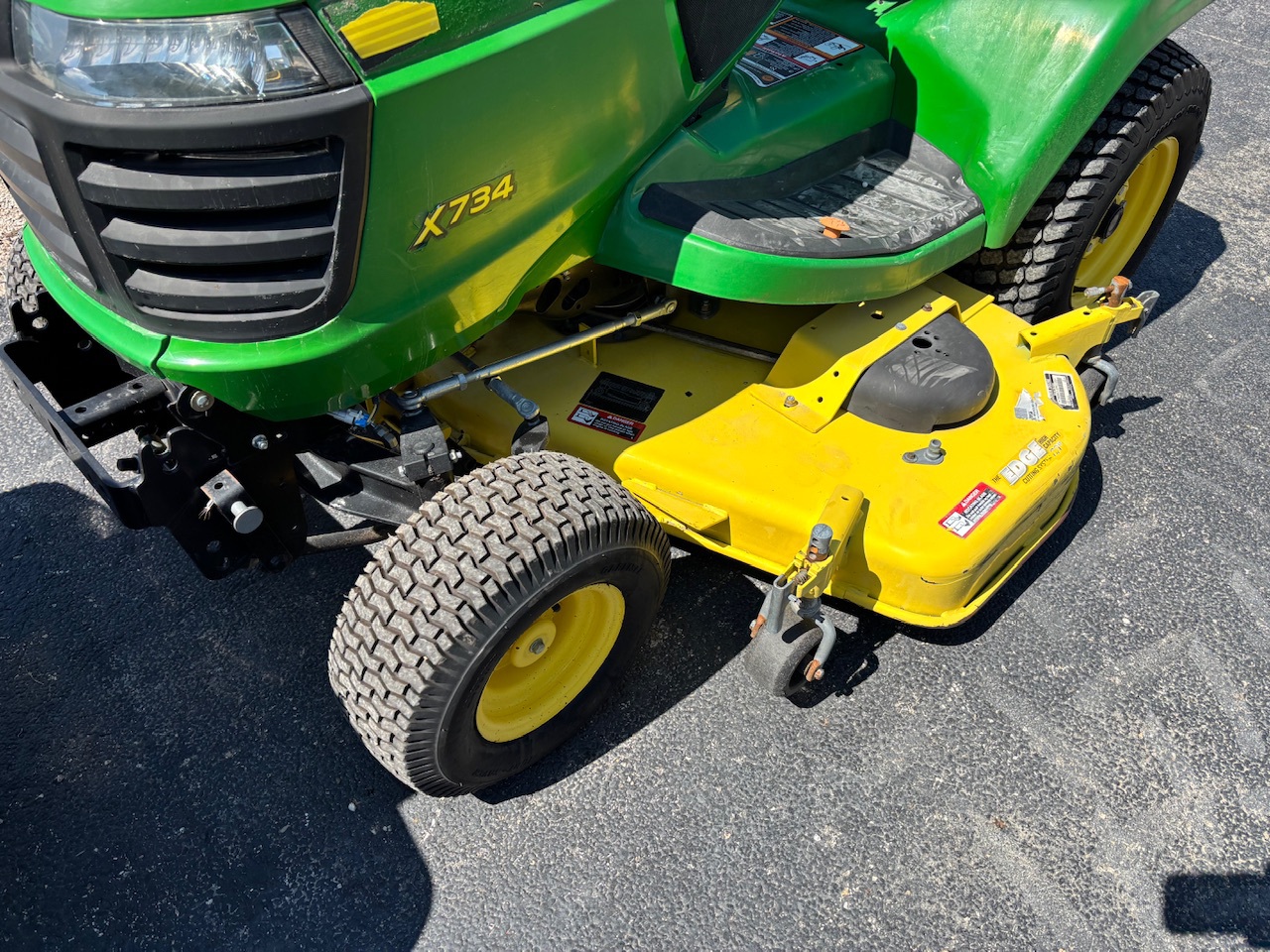  2013 John Deere X734 at Heritage Tractor in Pontiac, IL