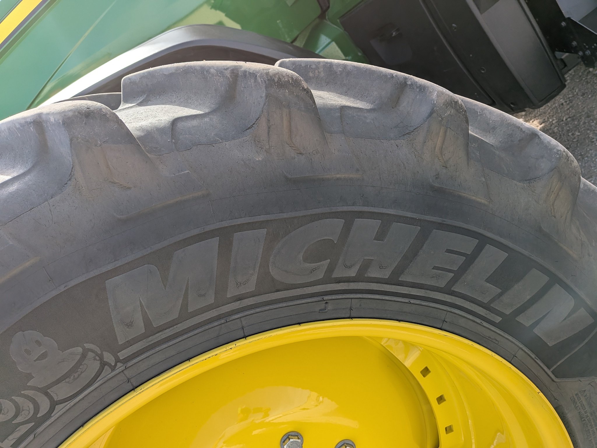 2024 John Deere 8R 370 at Heritage Tractor in Galesburg, IL