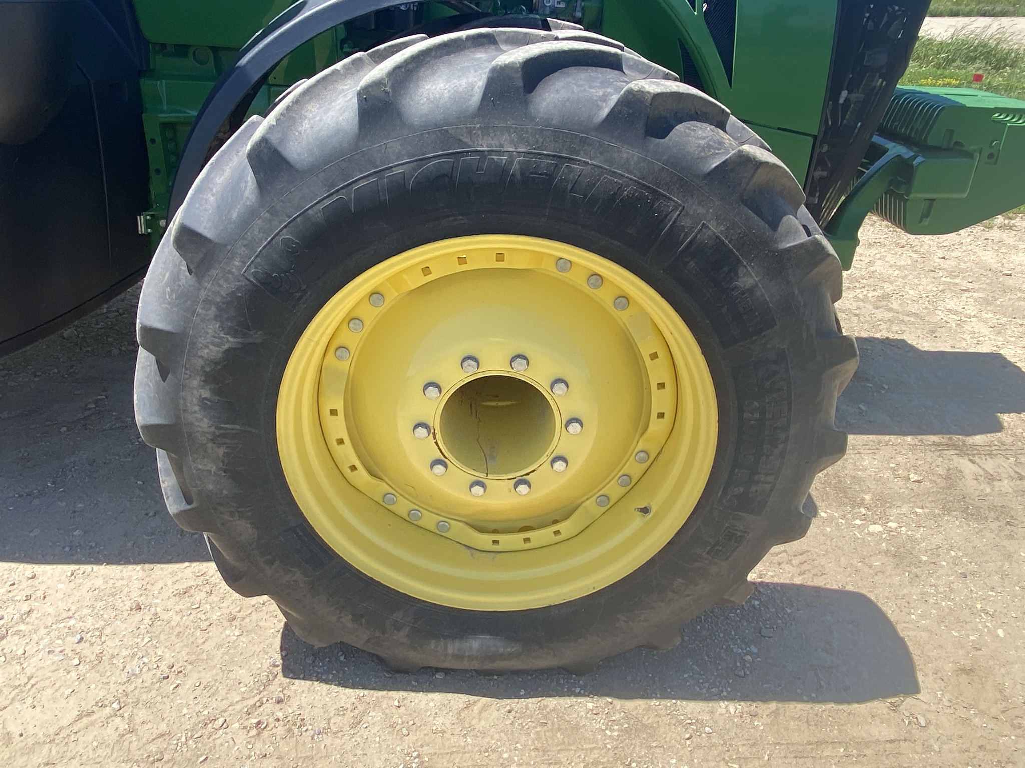 2015 John Deere 8370R Image 10