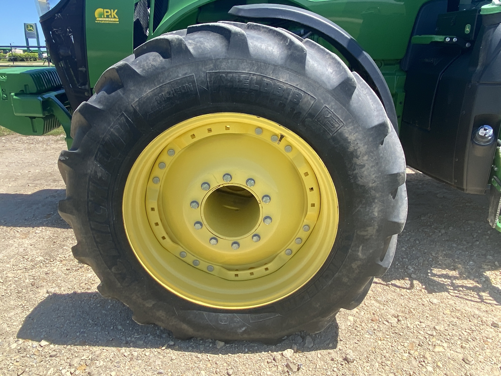 2015 John Deere 8370R Image 12