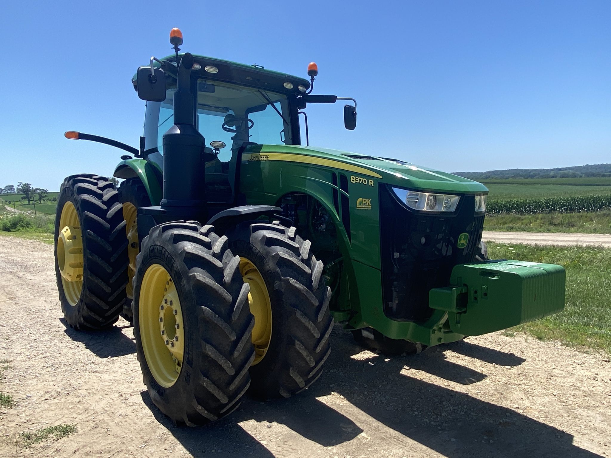 2015 John Deere 8370R Image 3