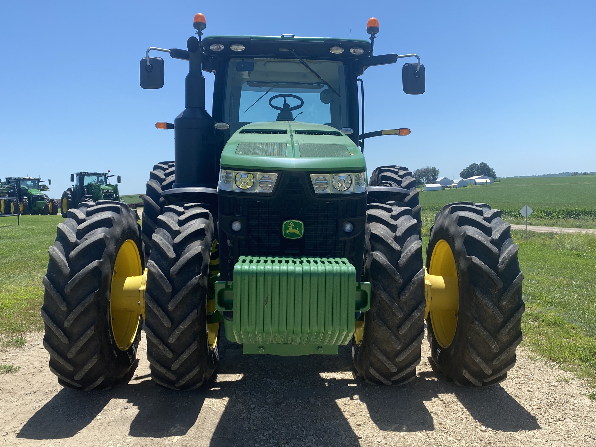 2015 John Deere 8370R Image 2