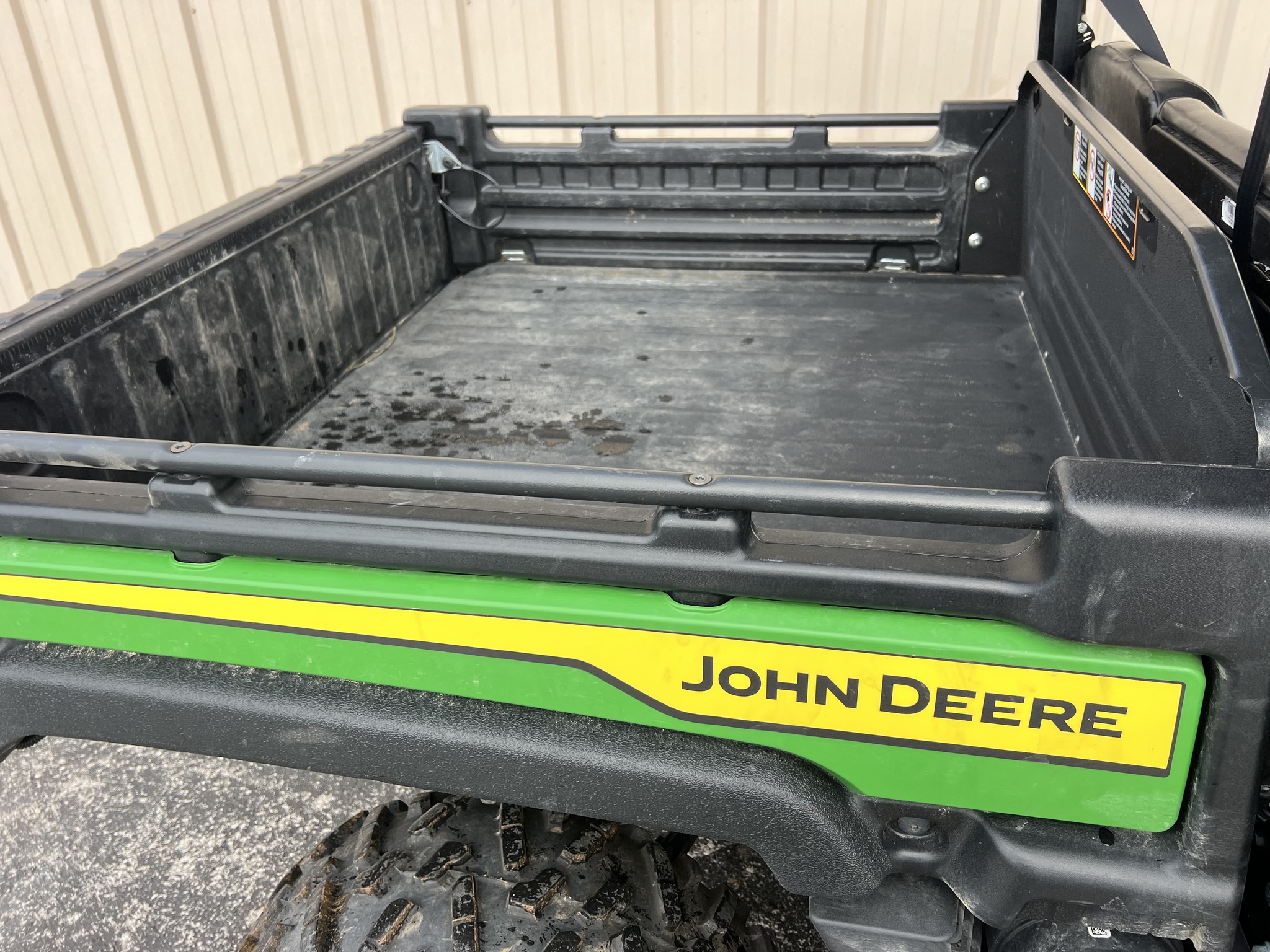  2023 John Deere XUV 835M at Heritage Tractor in Rogersville, MO