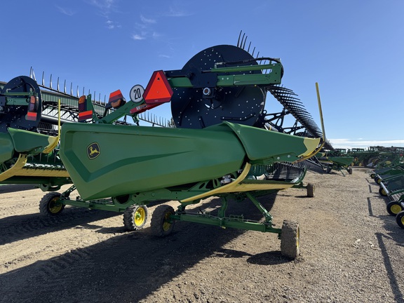 Used 2023 John Deere HD45R Combine Platforms at Horizon Ag & Turf in Warburg, AB - Photo2