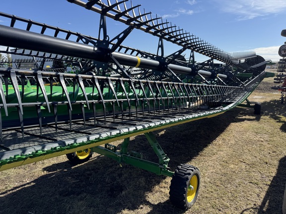 Used 2023 John Deere HD45R Combine Platforms at Horizon Ag & Turf in Warburg, AB - Photo8