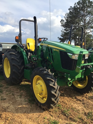 2022 John Deere 5075E Photo 5