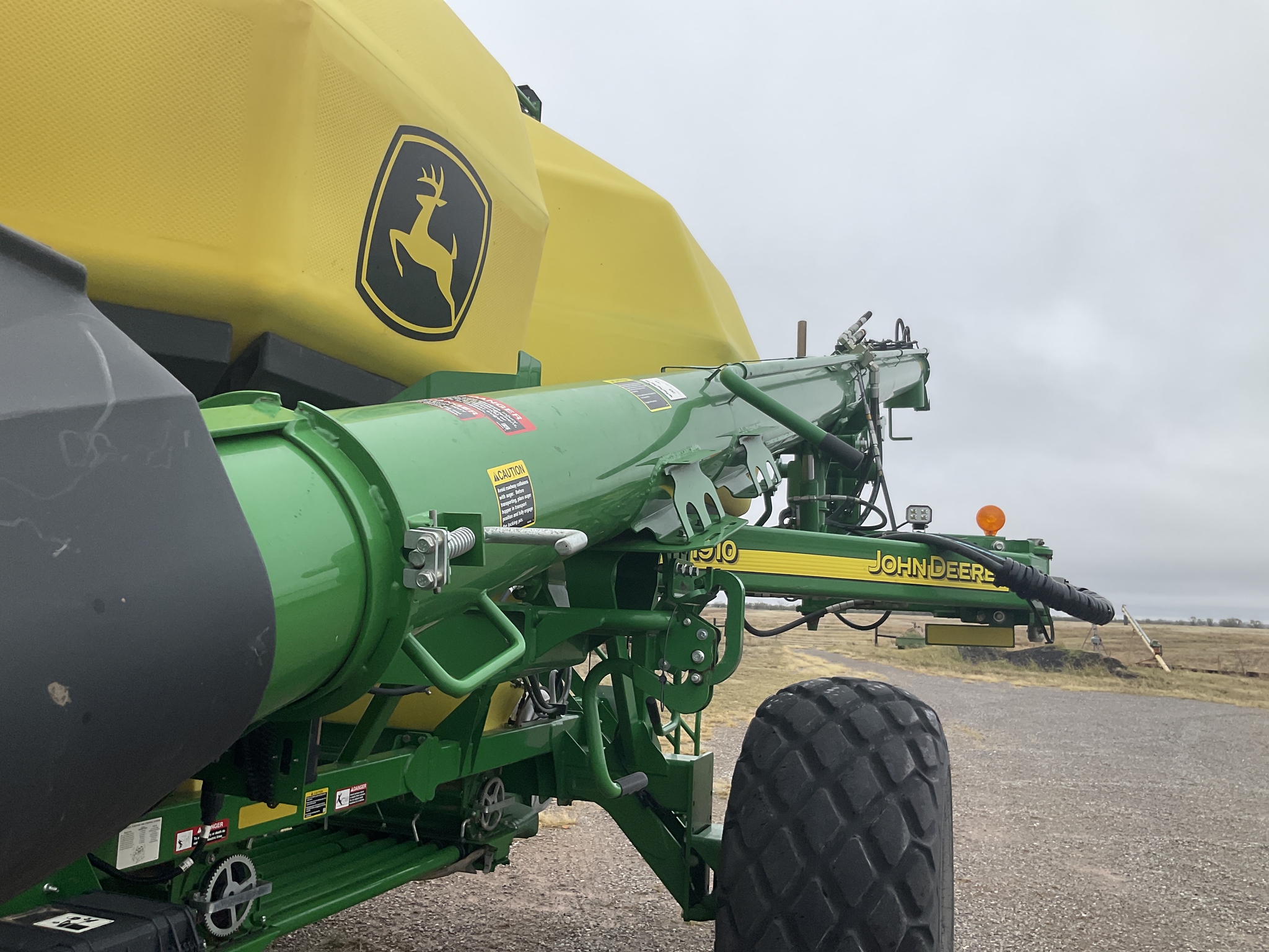 2021 John Deere 1890 Image 18