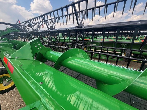 Used 2024 John Deere HD45R Combine Platforms at Horizon Ag & Turf in Lloydminster, AB - Photo11