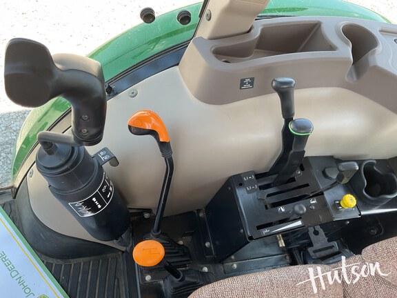 Photo of 2014 John Deere 5065E