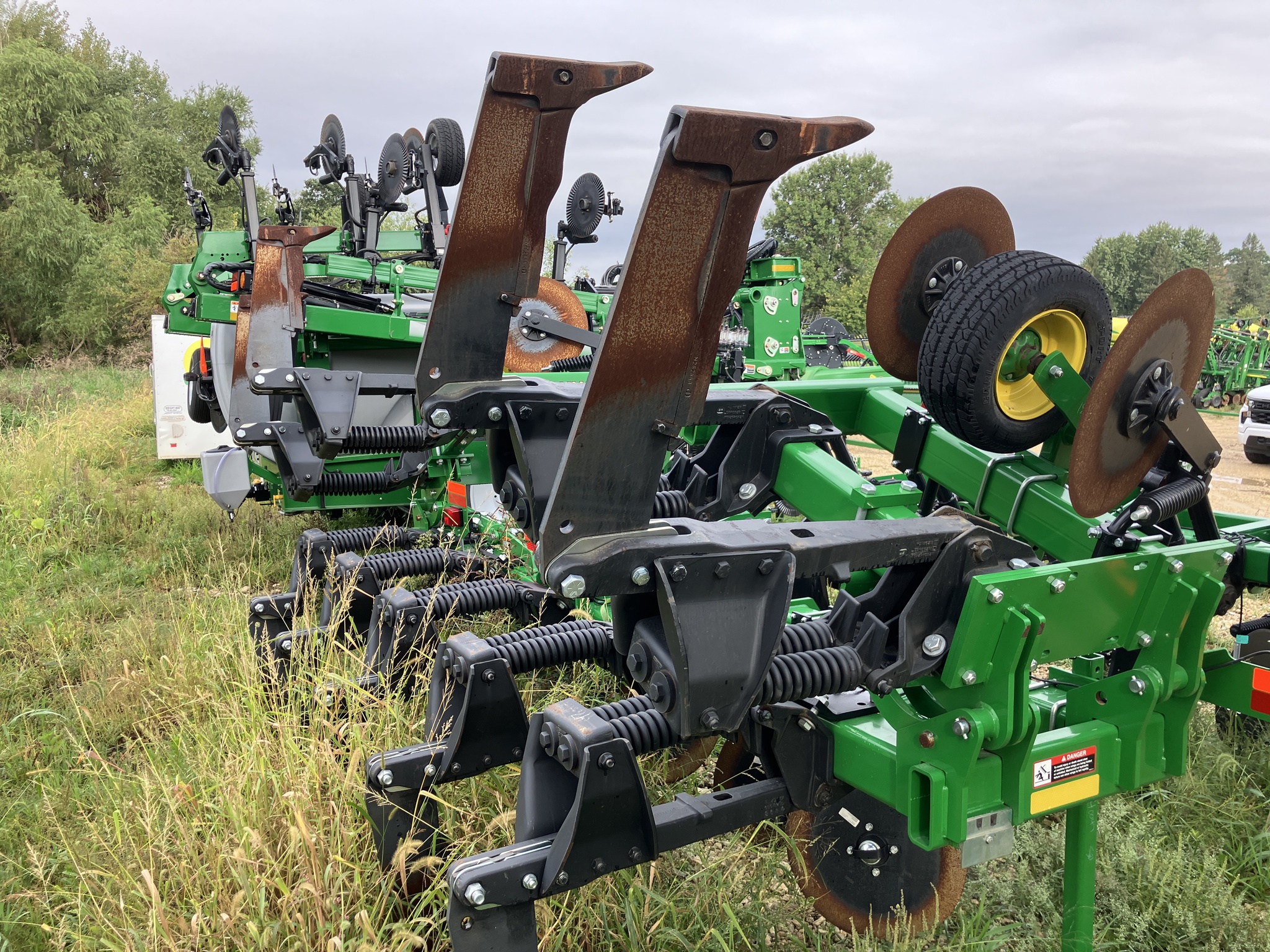 2024 John Deere 2100 Image 3