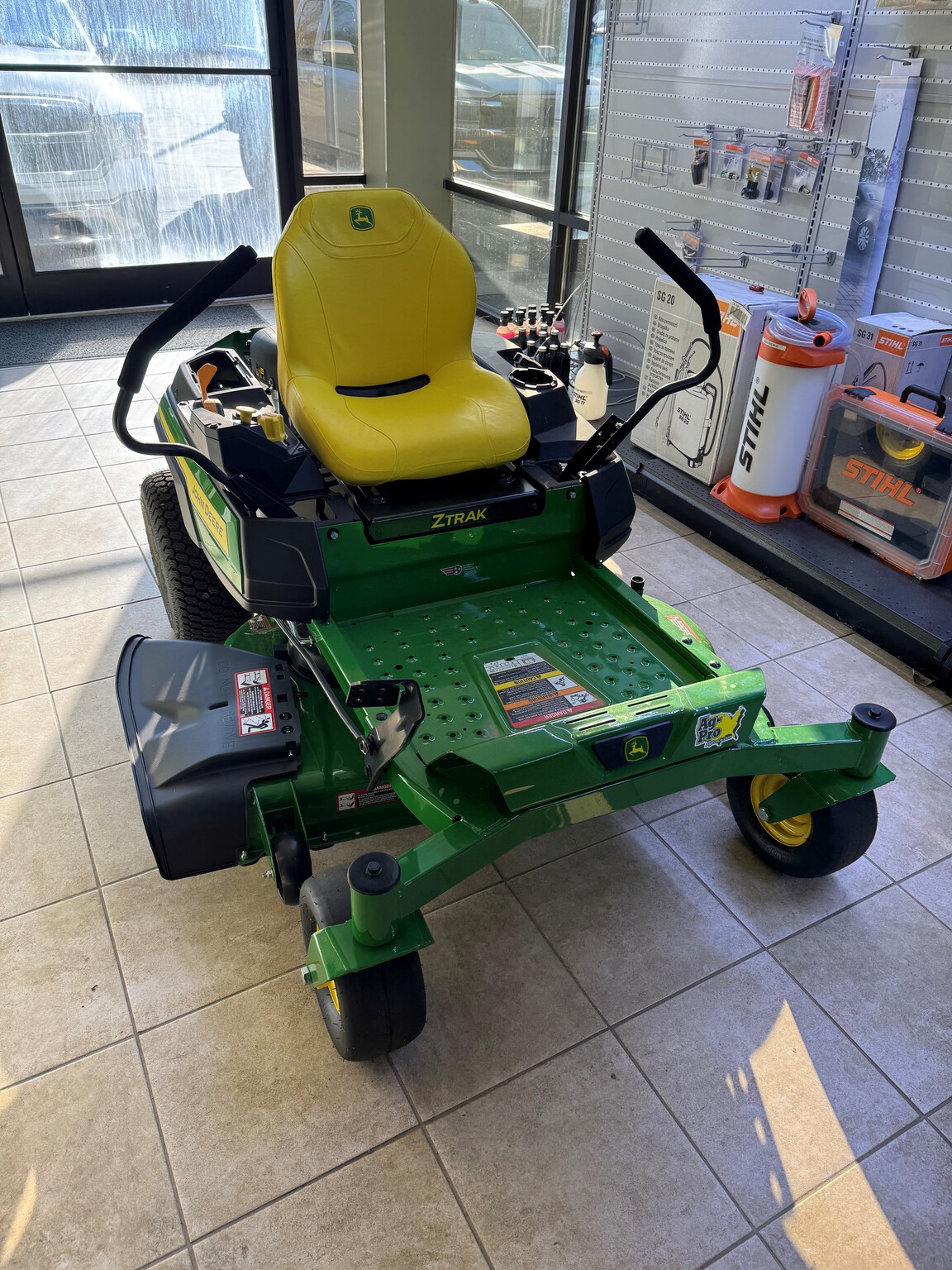2024 John Deere Z315E Image 3