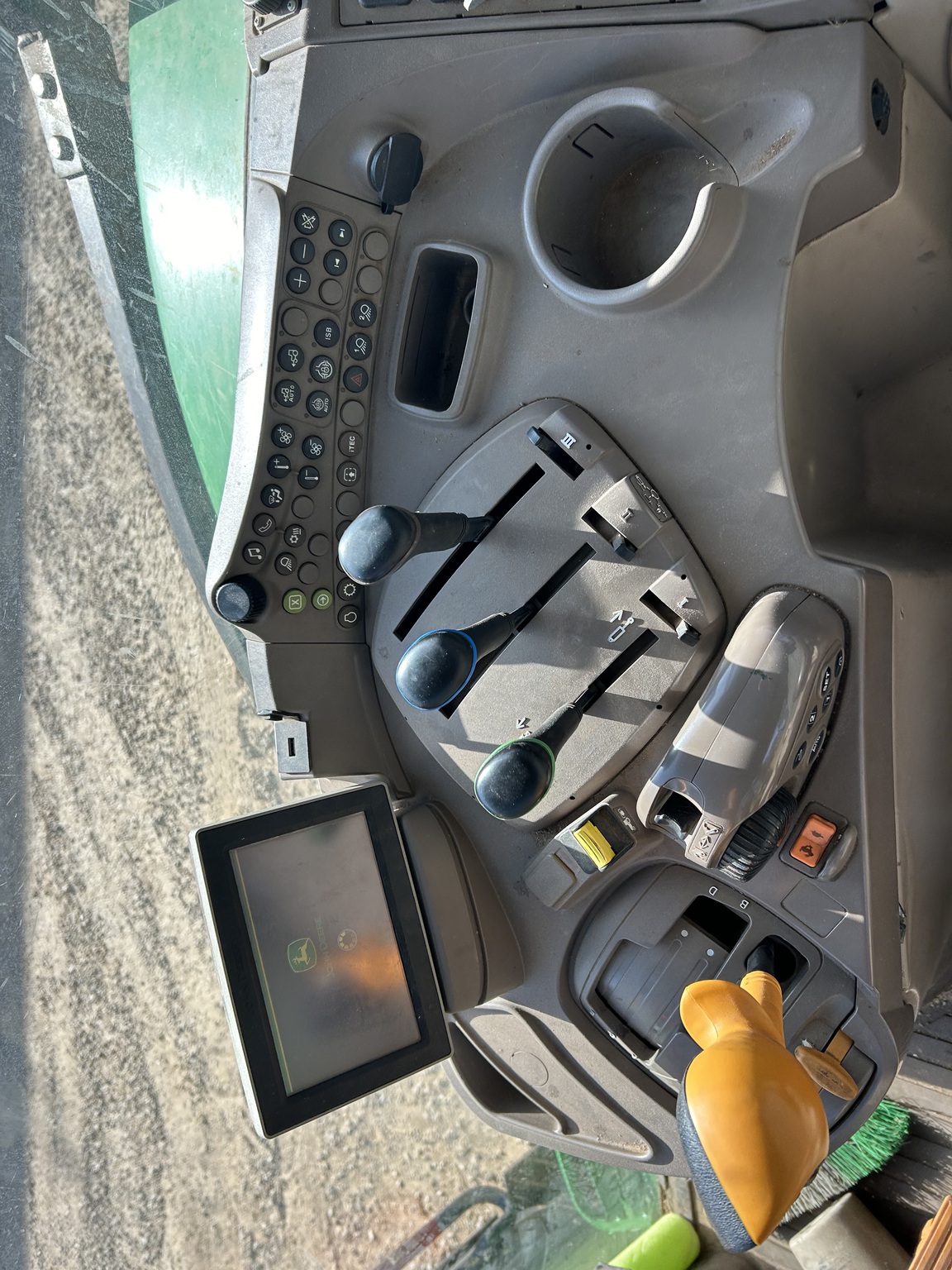 2018 John Deere 6145R Image 9