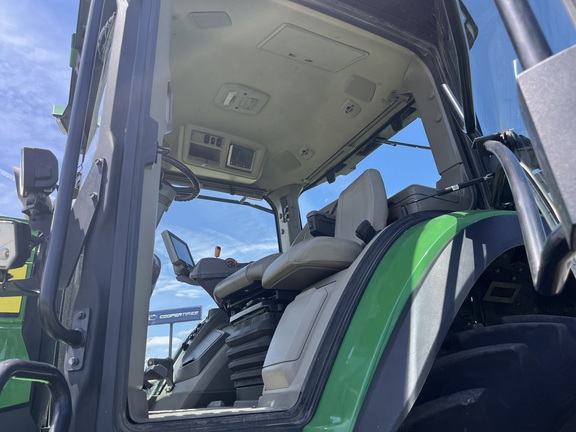 2020 John Deere 8R 370 - Photo35