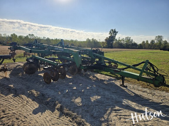Photo of 2001 John Deere 2700