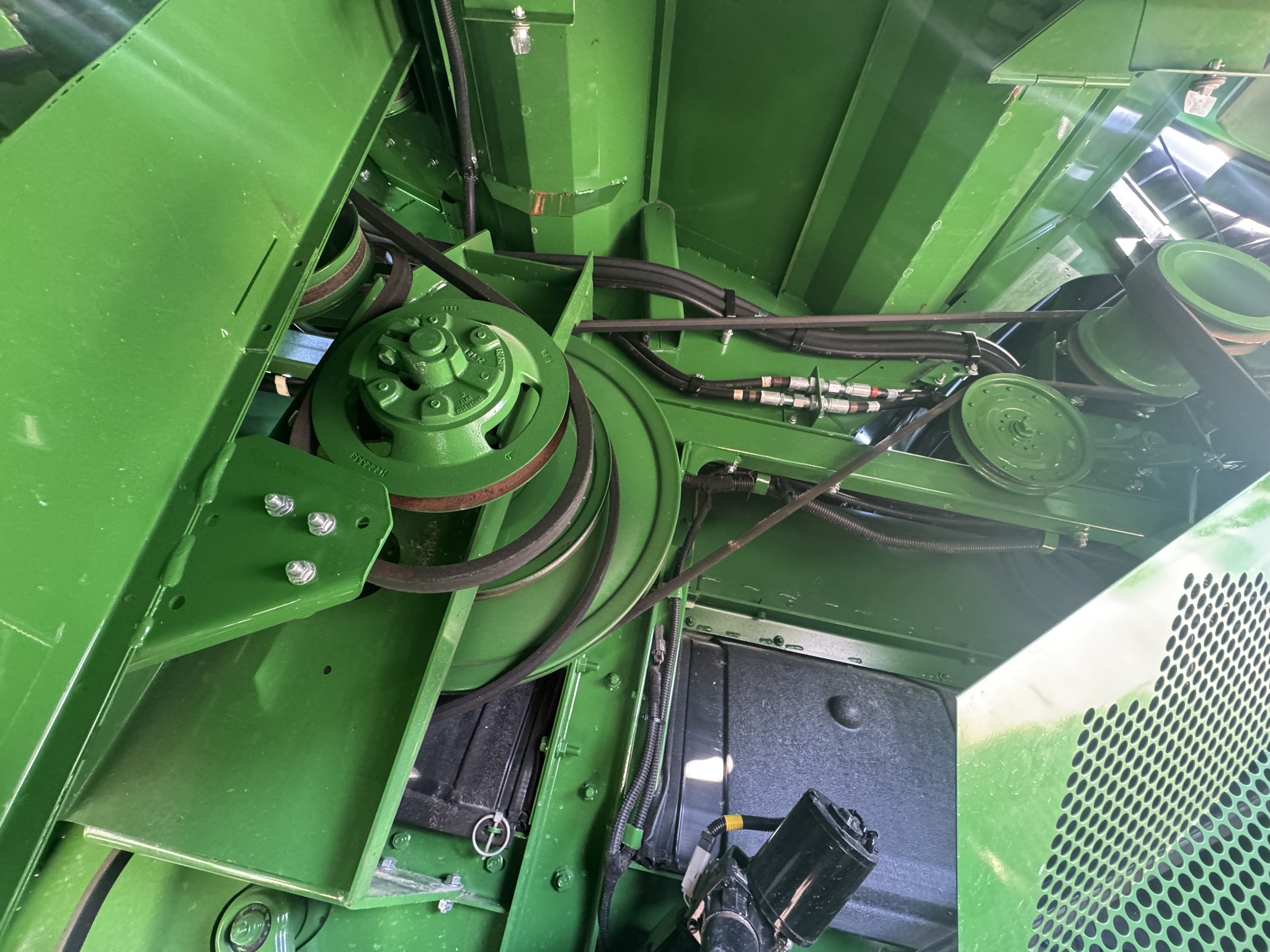  2023 John Deere S780 at Heritage Tractor in Monmouth, IL