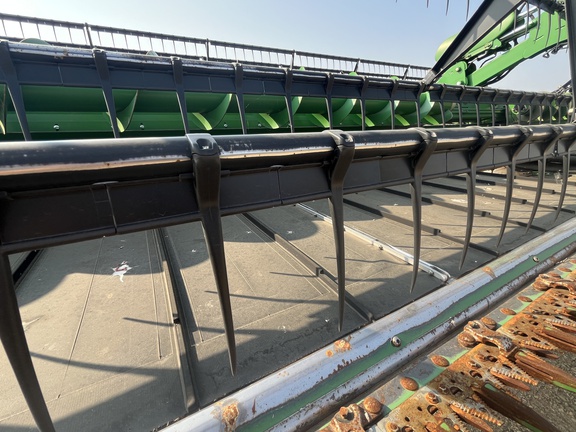 Used 2010 John Deere 640D Combine Platforms at Horizon Ag & Turf in Lloydminster, AB - Photo3