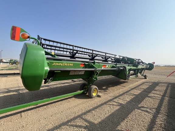 Used 2010 John Deere 640D Combine Platforms at Horizon Ag & Turf in Lloydminster, AB - Photo11