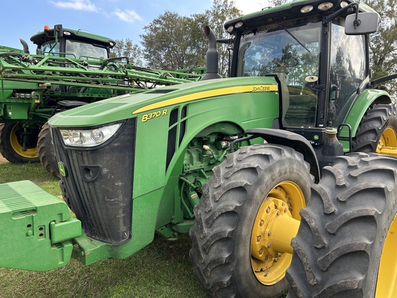 2017 John Deere 8370R Photo 4