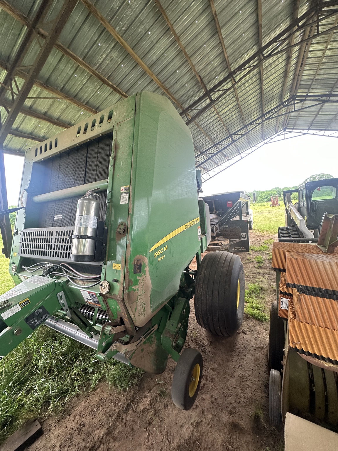 2019 John Deere 560M Image 1