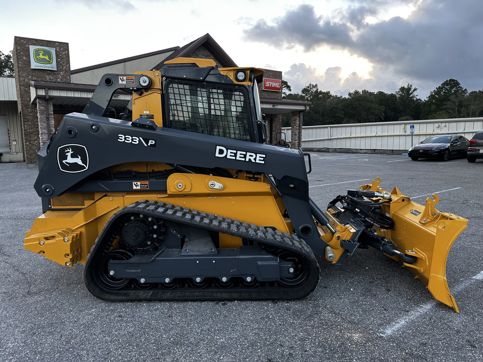 2025 John Deere 333 P Image 2